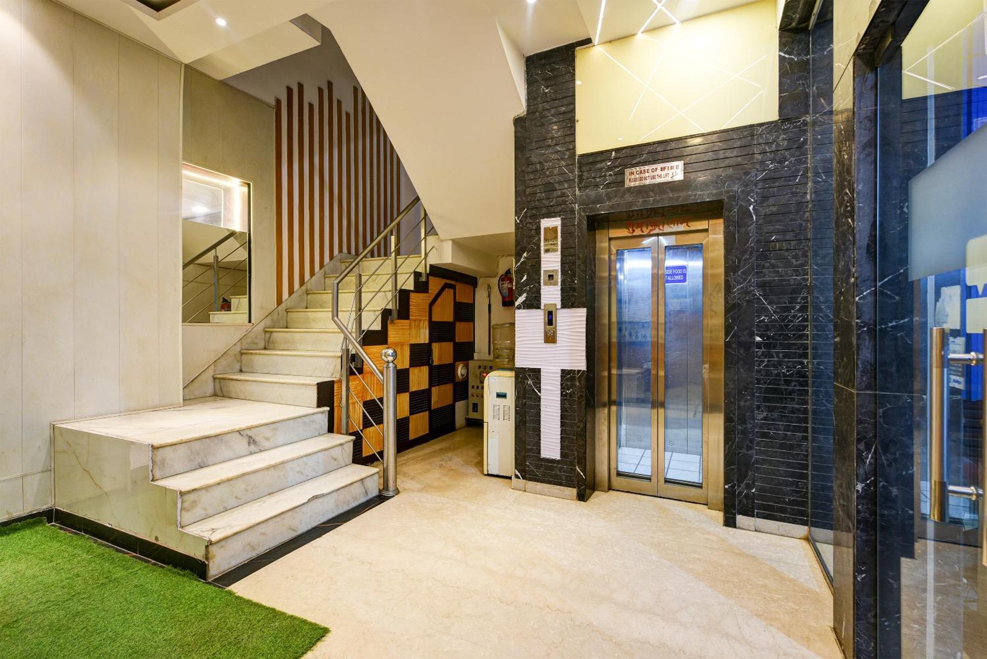 Hotel Shri Vinayak In City Centre At New Delhi Railway Station-By Rcg Hotels Екстер'єр фото