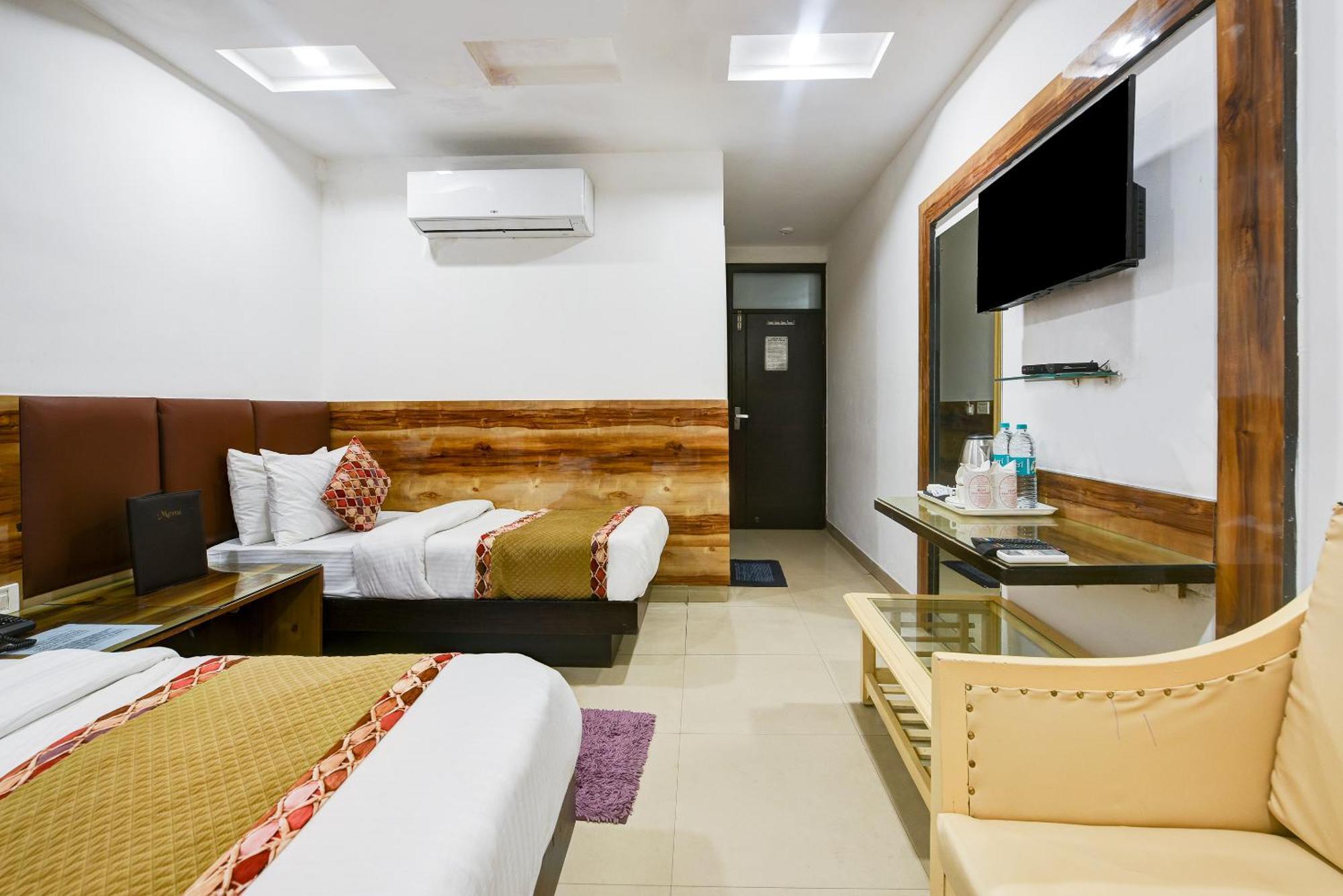 Hotel Shri Vinayak In City Centre At New Delhi Railway Station-By Rcg Hotels Екстер'єр фото