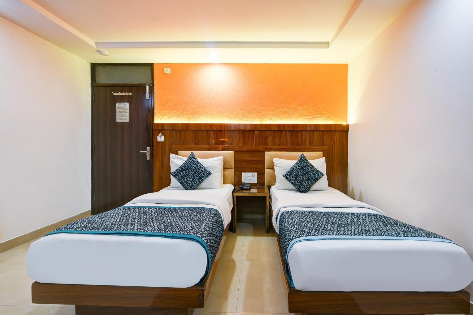 Hotel Shri Vinayak In City Centre At New Delhi Railway Station-By Rcg Hotels Екстер'єр фото