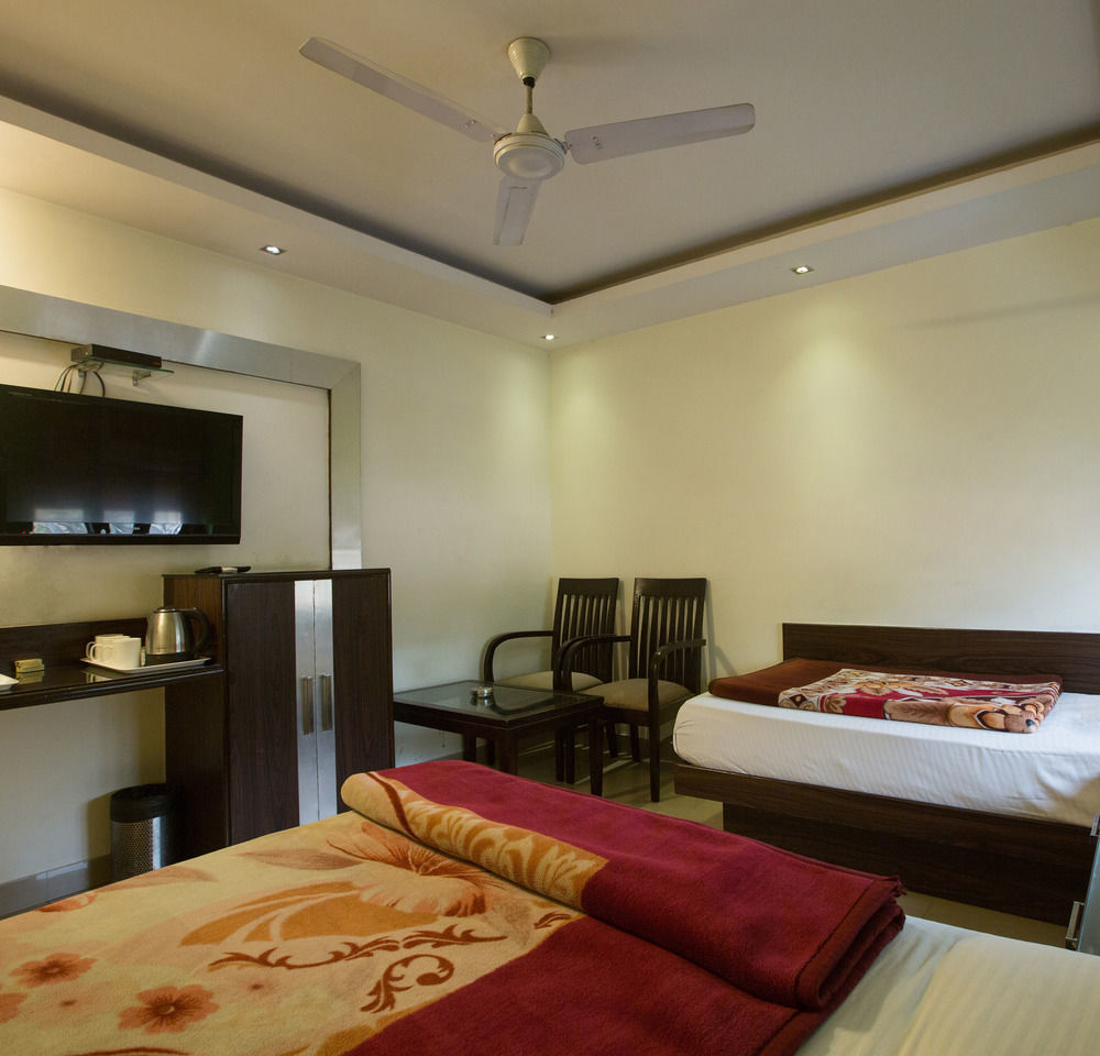 Hotel Shri Vinayak In City Centre At New Delhi Railway Station-By Rcg Hotels Екстер'єр фото