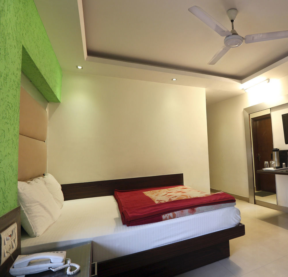 Hotel Shri Vinayak In City Centre At New Delhi Railway Station-By Rcg Hotels Екстер'єр фото